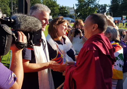 Tibetballon in Barneveld Tibetballon Tashi Gyaltsen voor het eerst in Nederland