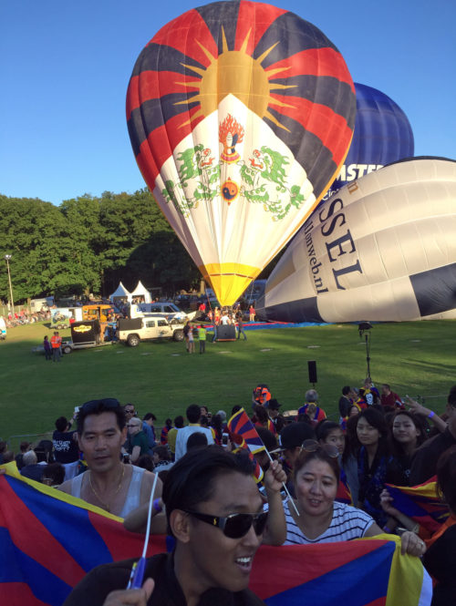Tibetballon in Barneveld Tibetballon Tashi Gyaltsen voor het eerst in Nederland