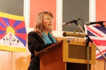 Londen ICT Communications Director Kate Saunders spreekt bij 10 maart event in London. (Photo from by UK Tibet Society)