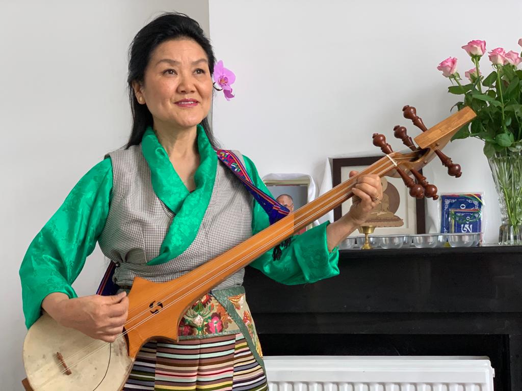 Tibetaanse artiest en zangeres Namgyal Lhamo trad op met prachtige Tibetaanse muziek